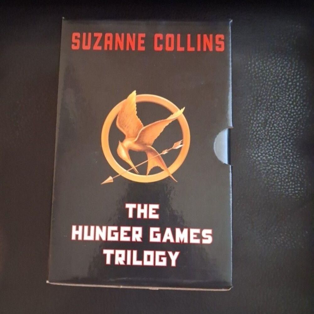 The Hunger Games Trilogy Suzanne Collins HC Box Set DJ Scholastic YA SF Fantasy